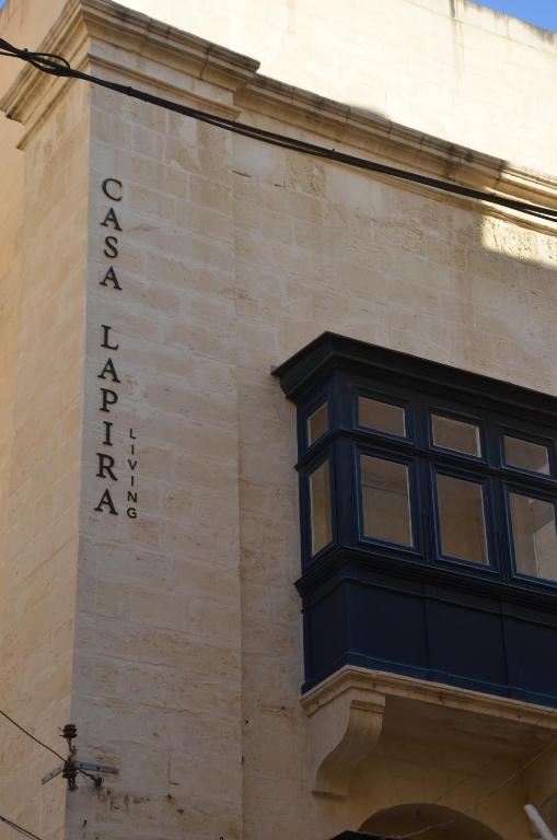 Casa Lapira في فاليتا: علامة على جانب المبنى