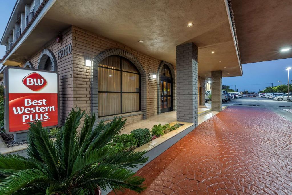 Best Western Plus South Bay Hotel photo