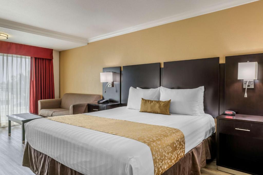 Best Western Plus South Bay Hotel - Mini King Suite With Wet Bar - Non-Smoking