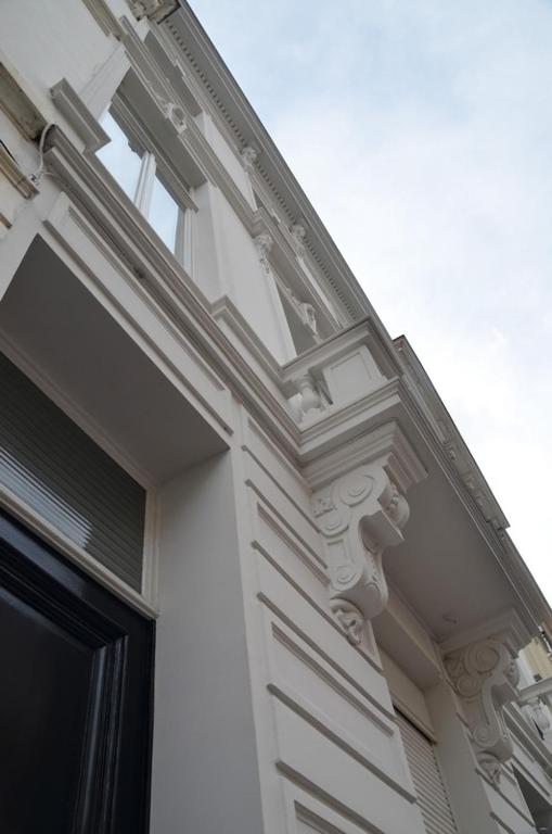 ヘントにあるChantilly Townhouseの白い建物