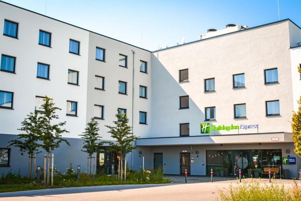 Imagen de la galería de Holiday Inn Express Munich - Olching, an IHG Hotel, en Olching