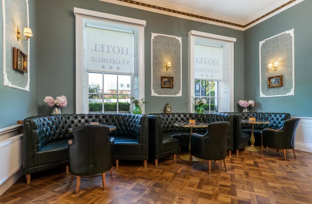 Hotel St George by Nina - Resim 40