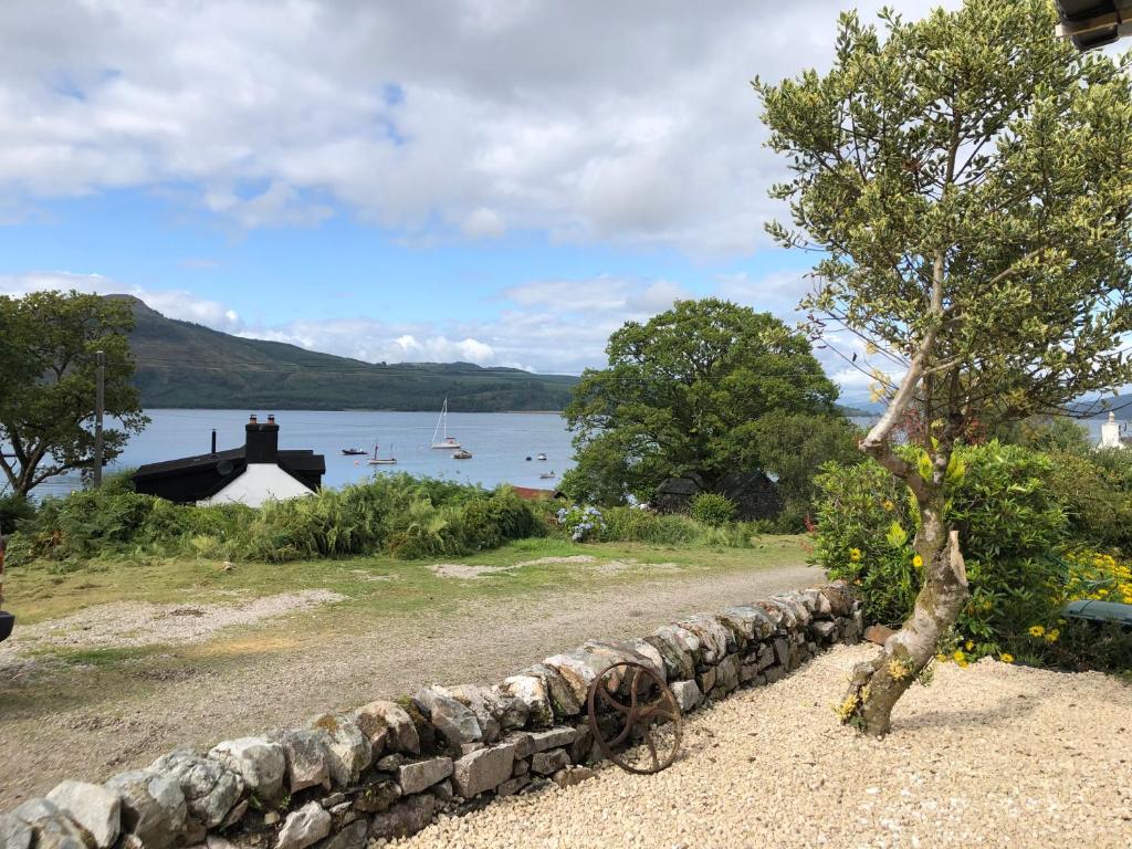 The Moorings, overlooking Loch Fyne - Two-Bedroom House