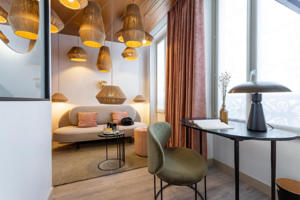 Gallery image of Hotel Sacha in Paris