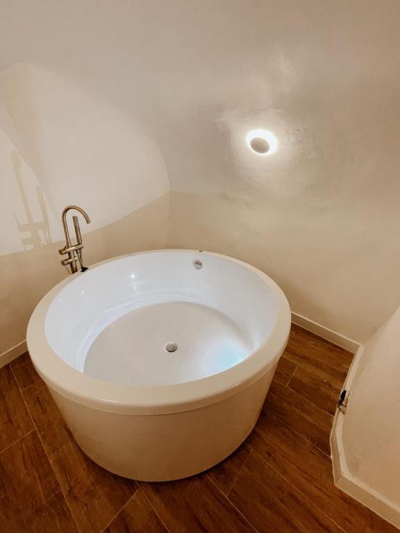 Casa Rural con Jacuzzi privado y piscina, Blanca – Updated ...