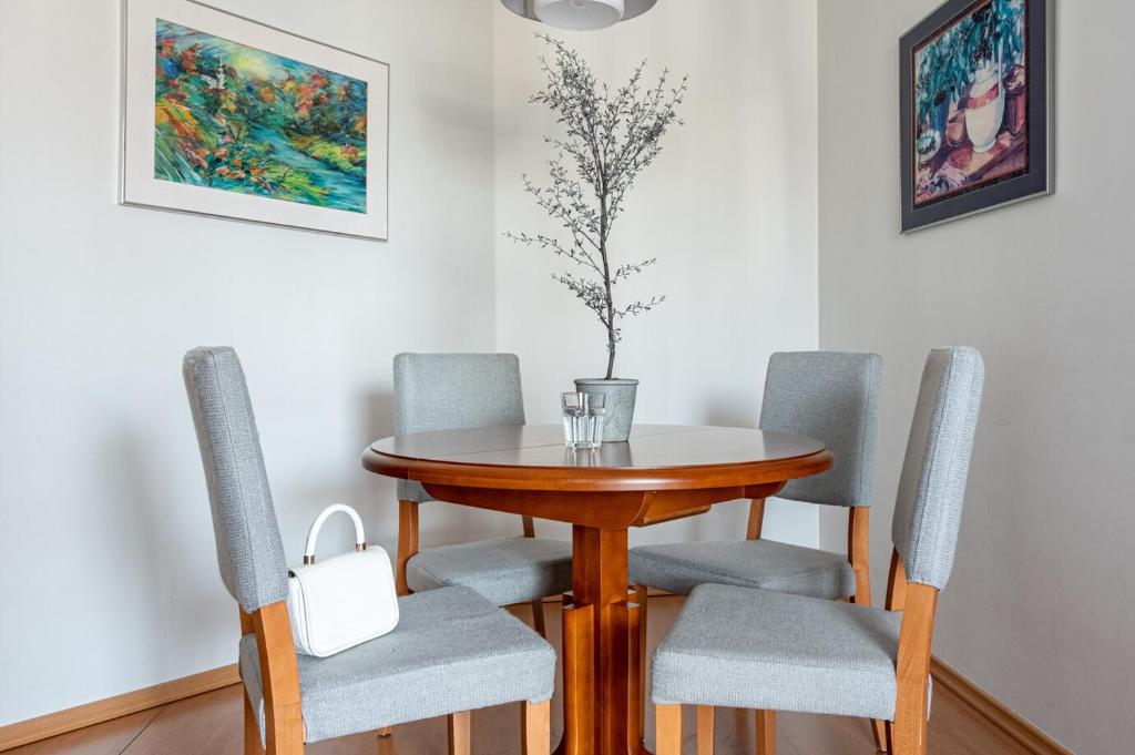 Posedenie v ubytovaní Prestige Apartament Przy Nosalu