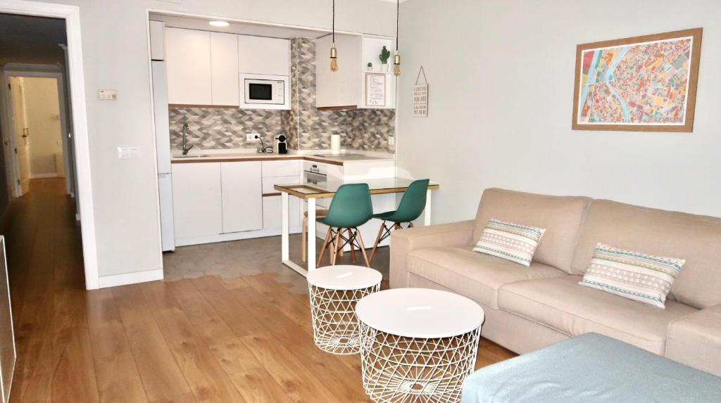 Kuchyňa alebo kuchynka v ubytovaní Sevilla Alameda PG Apartamentos