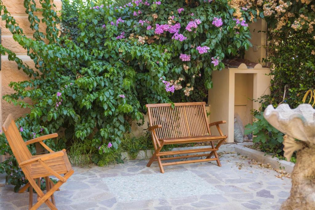 Ogród w obiekcie RomAntica Family Apartment near San Giovanni