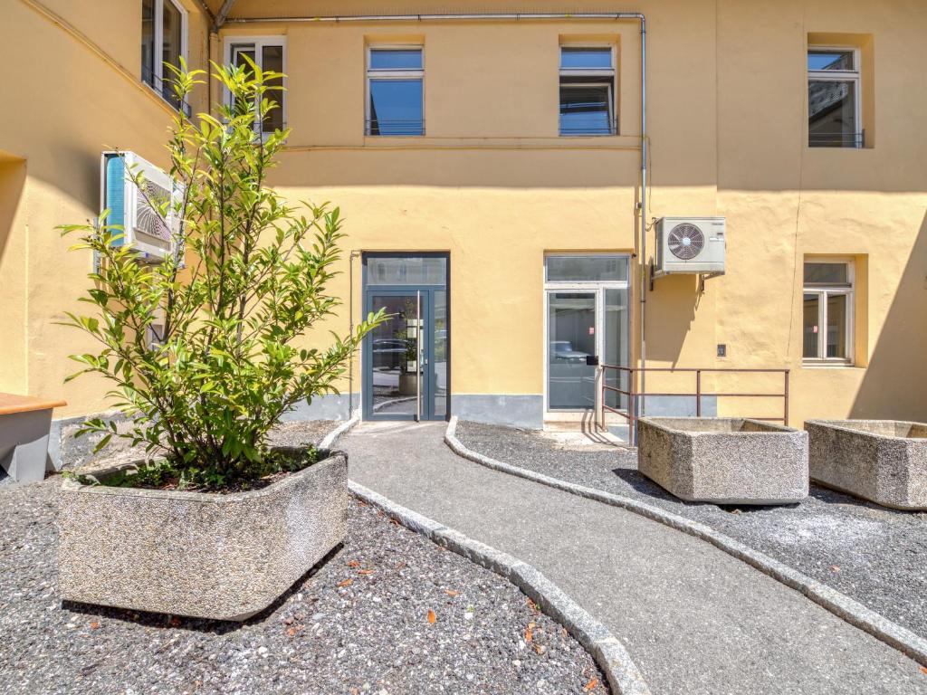 Budova, kde se aparthotel nachází