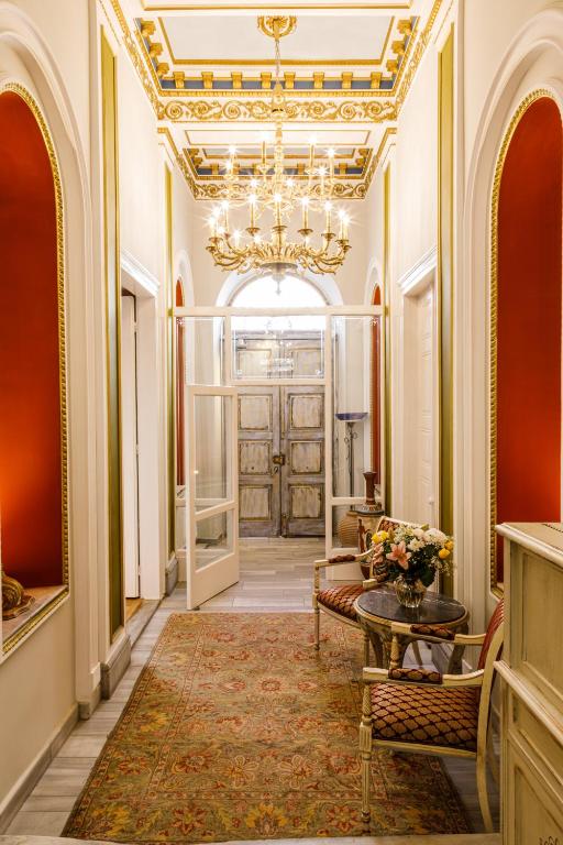 Posezení v ubytování Palaiologos Luxury City Hotel