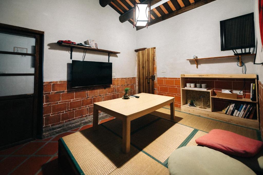 TV a/nebo společenská místnost v ubytování Kinba Guest House
