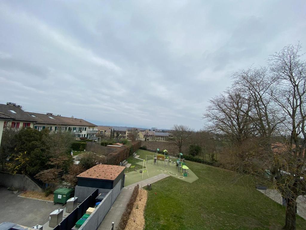 Blick auf Auberge de Confignon aus der Vogelperspektive