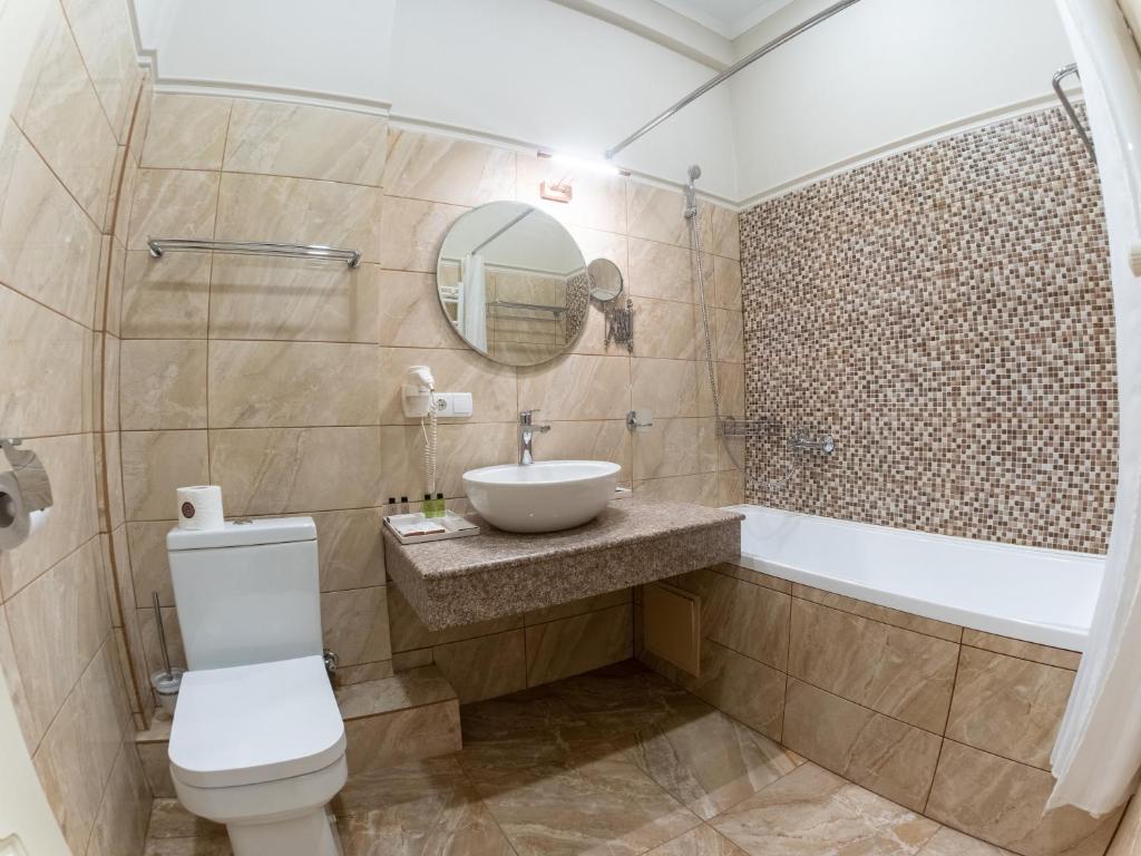 Bristol Central Park Hotel - Small Double Or Twin Room