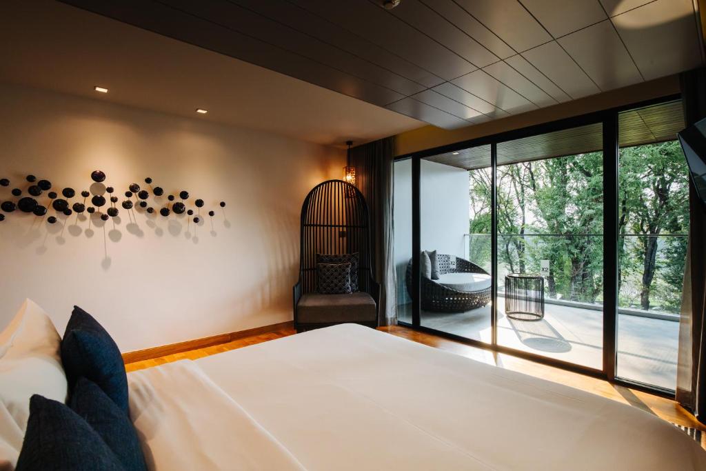 Cross Chiang Mai Riverside - 14