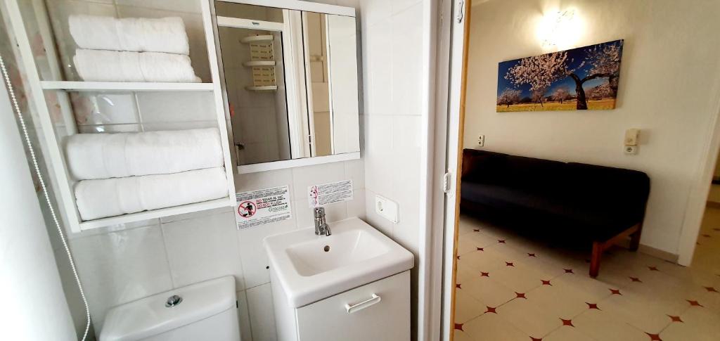 Granada Apartments Familiar Deluxe, Portinatx – Bijgewerkte ...
