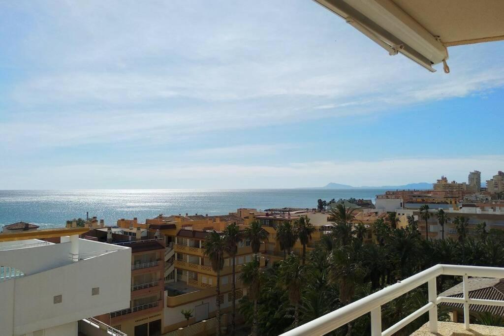 Apartamento en la Playa con vistas al Mar. Piscina (ספרד ...