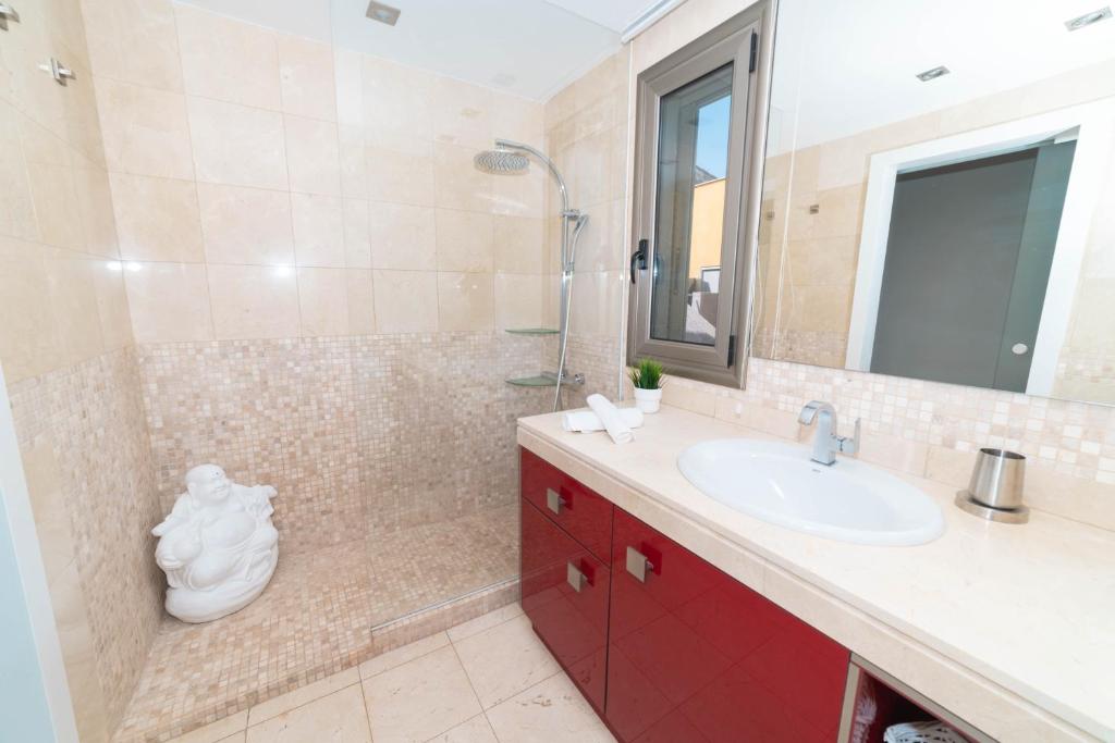 Koupelna v ubytování VILLA LUXURY VISTA DE MAR