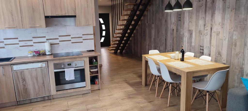 Kuchyň nebo kuchyňský kout v ubytování Apartament KAOLA