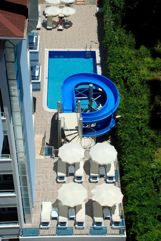 Bazén v ubytování Kleopatra Ramira Hotel - All Inclusive nebo v jeho okolí