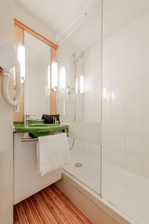 Koupelna v ubytování ibis Liège Seraing