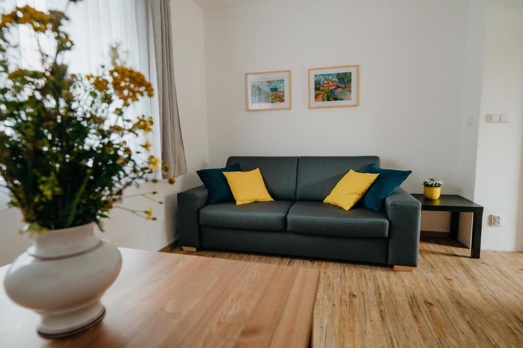 Istumisnurk majutusasutuses Apartmán Ve Dvoře Strážnice