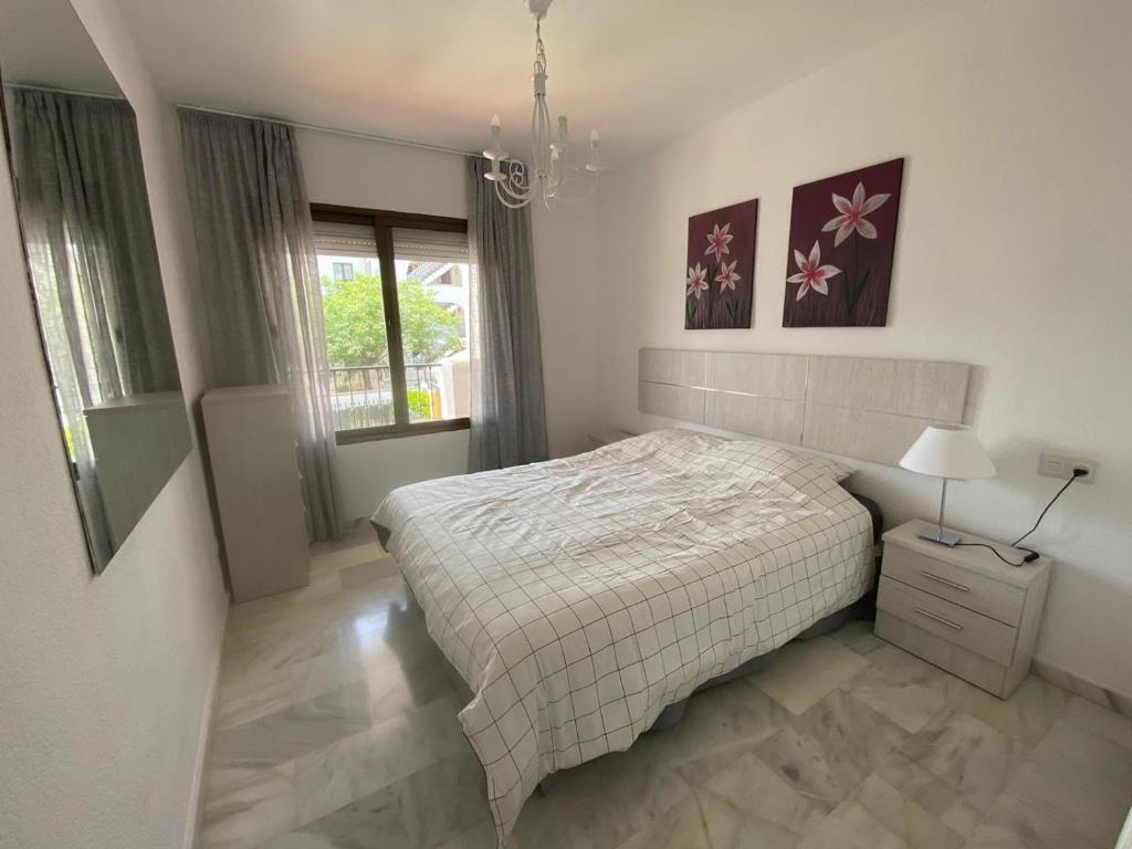 Fotografia z galérie ubytovania Beautiful apartment, sea view in Riviera del sol (mijas) v destinácii Sitio de Calahonda