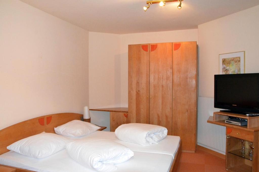 Hotel Restaurant Marko - Triple Room