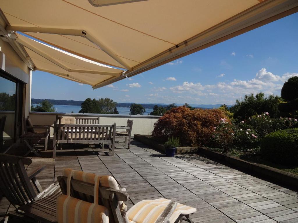 Apartment Dachterrassenferienwohnung, Tutzing, Germany