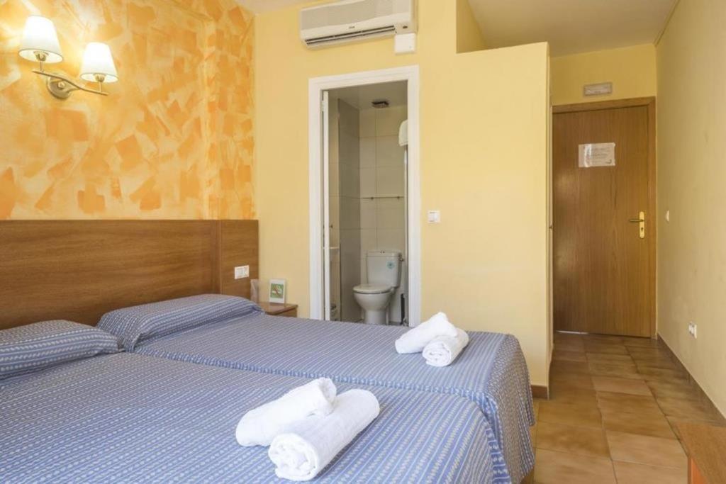 Hotel Erianob, LEscala – Updated 2022 Prices