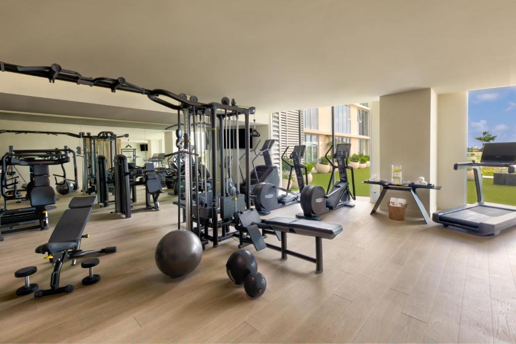 Fitness centrum a/nebo fitness zařízení v ubytování SLS Cancun