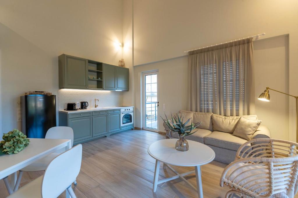 Kuchyň nebo kuchyňský kout v ubytování Two Olive Trees - Deluxe Apartments