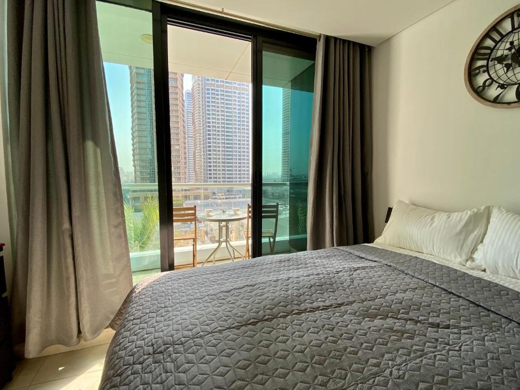Modern Studio in JLT close to metro with Pool&Gym