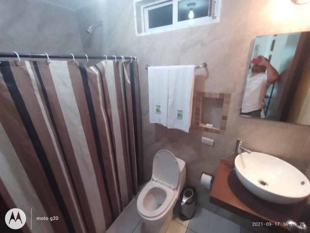 Koupelna v ubytování Hotel & Suites Mo Sak