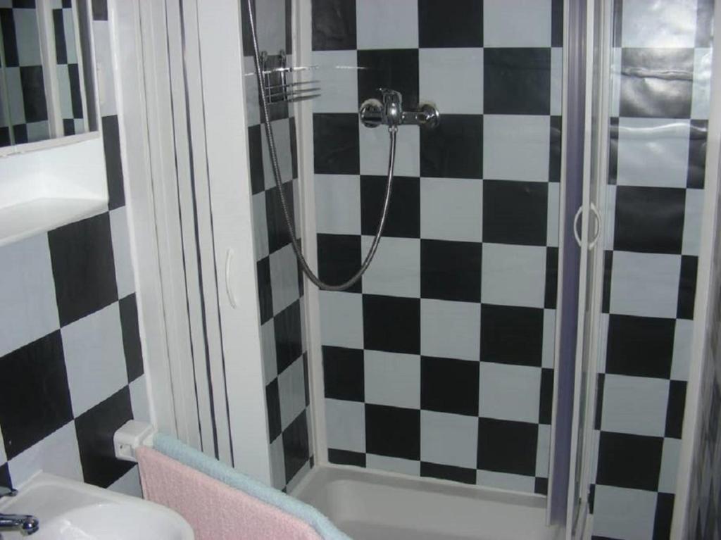 Ένα μπάνιο στο Kleines Appartment zentrale Lage