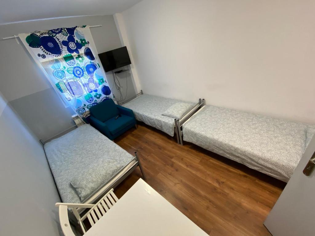 Pokoje Warszawa Modlinska 267 No 2 - Basic Triple Room With Shared Bathroom