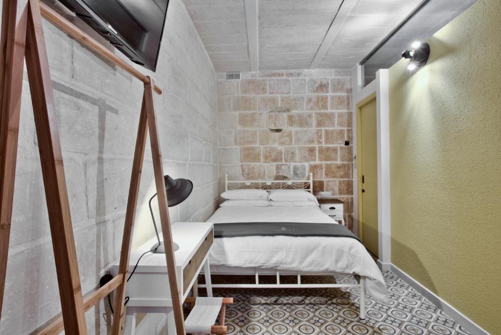 Postel nebo postele na pokoji v ubytování Chateau La Vallette - Grand Harbour Suite