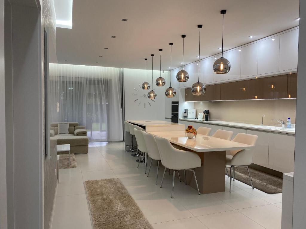 Amira Apartman & Wellness 4320 Nagykálló, Ifjúság útja 39 kép - 1