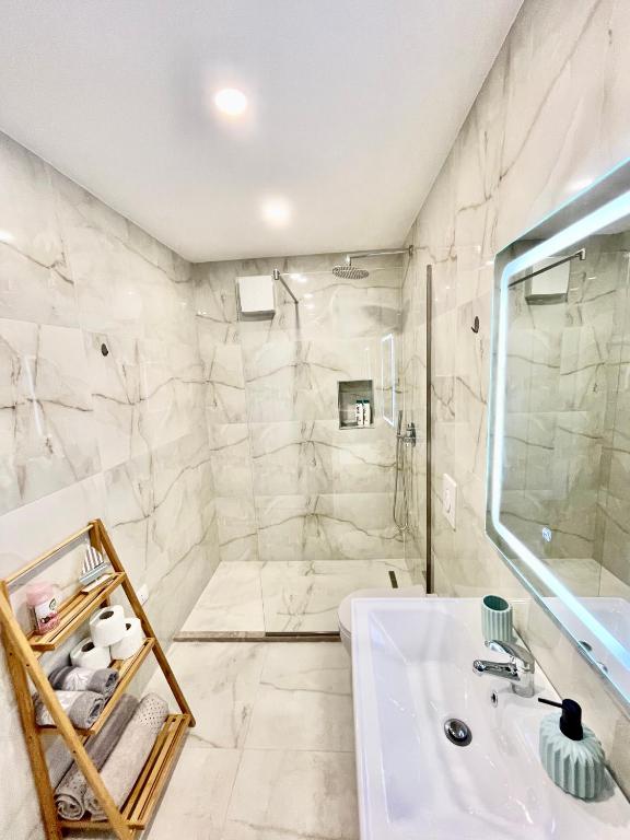 Central Studio Apartment 1, Tirana - Imazhi 3