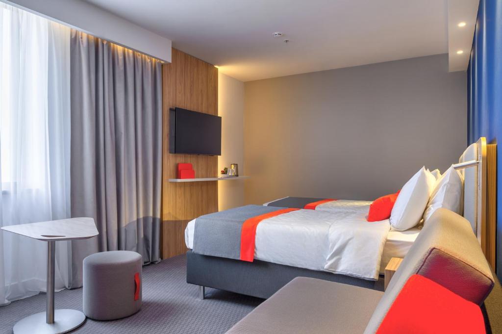 Holiday Inn Express - Almaty, an IHG Hotel - Standard Twin Room - Non-Smoking