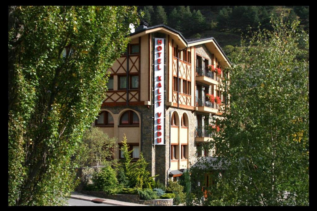 Budova, kde se hotel nachází