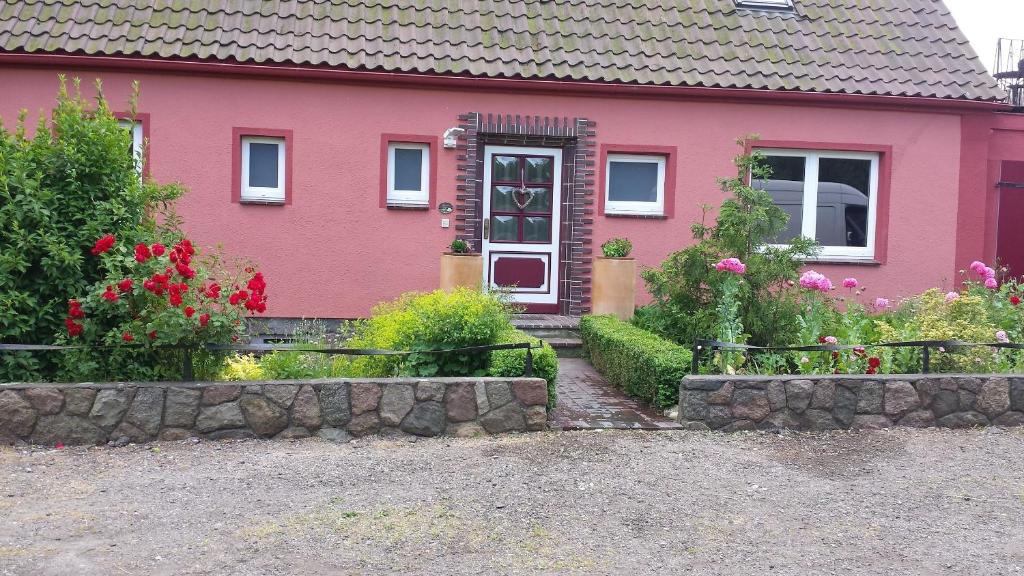 Gallery image of Haus am Teich - Schwalbennest in Hinrichsdorf