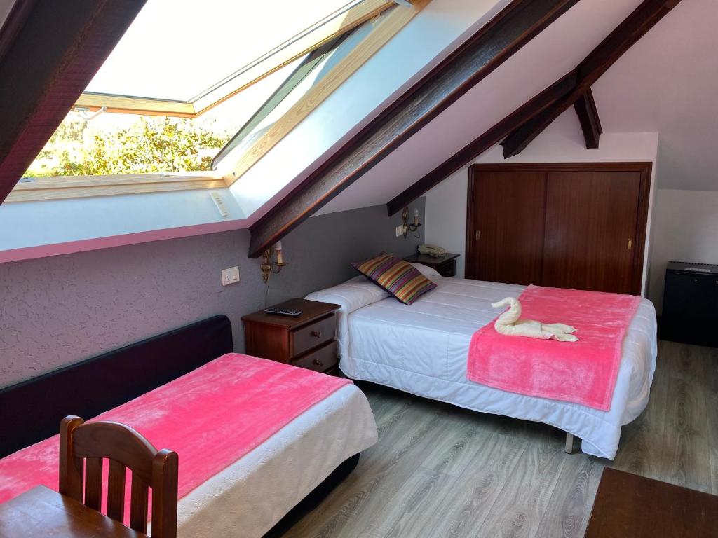 Hotel Playa Samil Vigo - Economy Triple Room With Parking Included