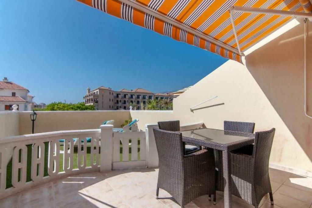 Balkón nebo terasa v ubytování Apartament 1 bedroom Los Cristianos Las Vistas beach