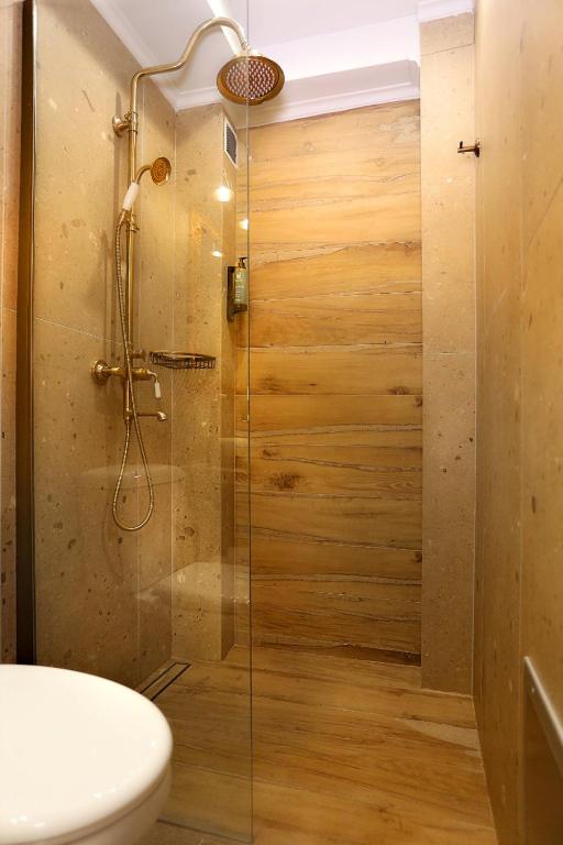 Koupelna v ubytování Ares Suites