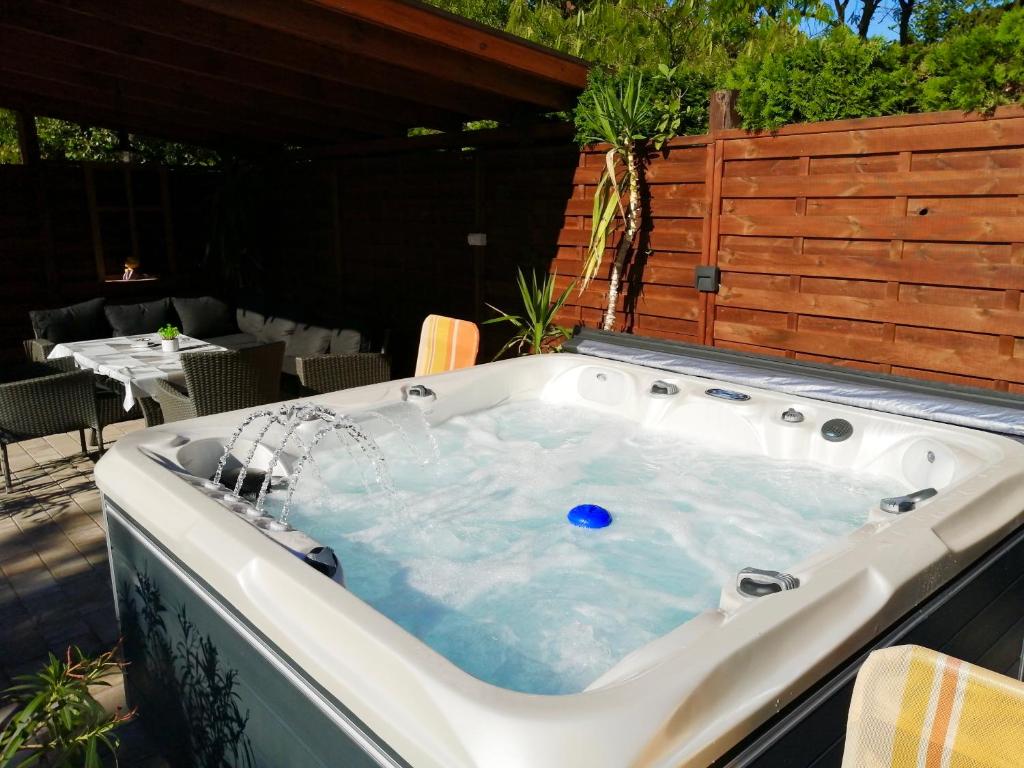 Villa Terrazza 8313 Balatongyörök, Petőfi u 78 kép - 1