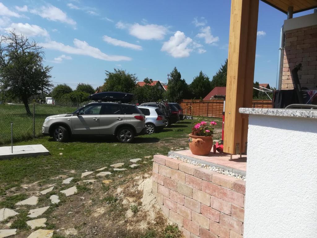 Ogród w obiekcie Edina Vendégház-Gyenesdiás