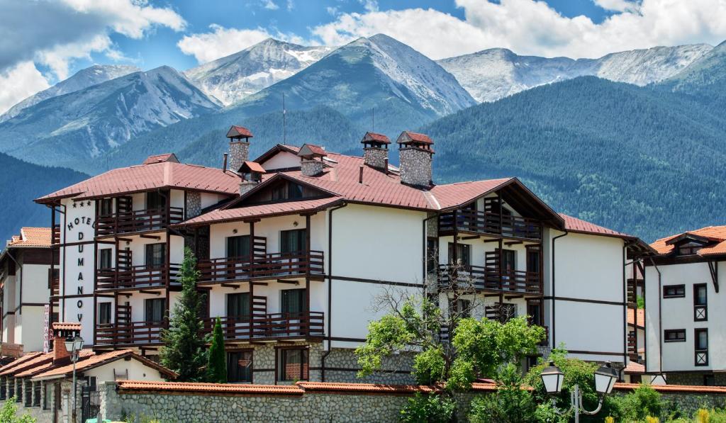 Nespecifikovaný výhled na hory nebo výhled na hory při pohledu z hotelu