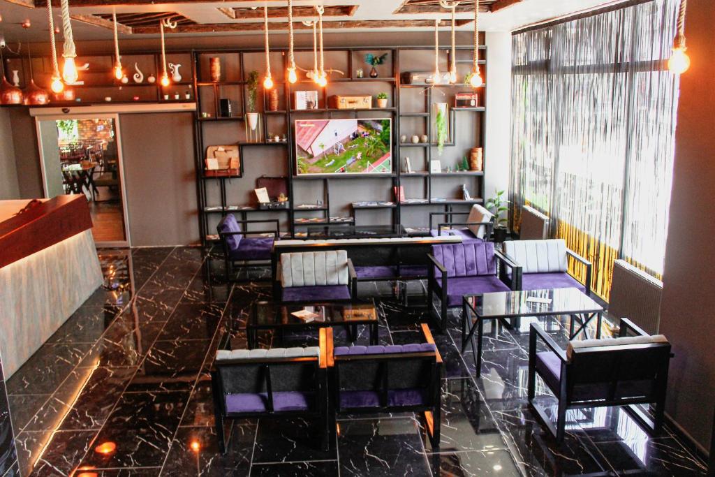 A seating area at Grand Catalkaya Hotel