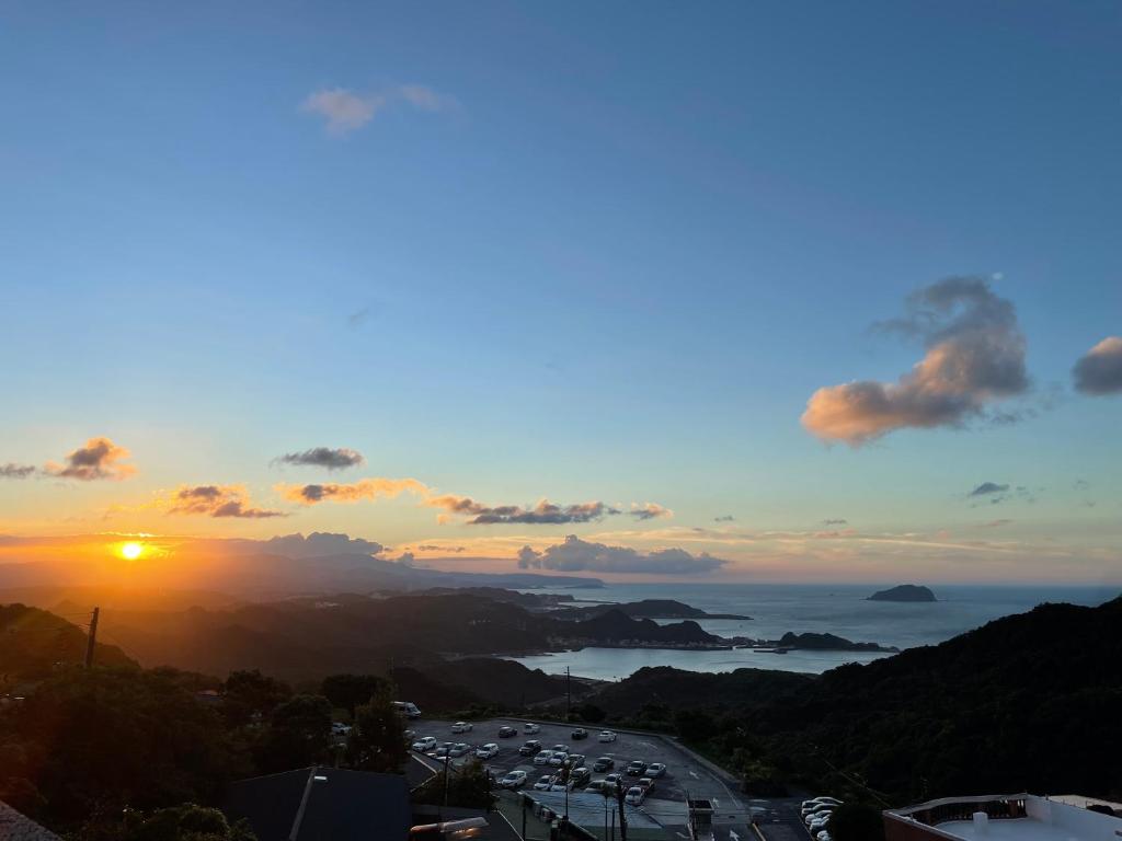 B&amp;B&#x6216;&#x9644;&#x8FD1;&#x5730;&#x9EDE;&#x7684;&#x65E5;&#x51FA;&#x548C;&#x65E5;&#x843D;&#x666F;&#x89C0;