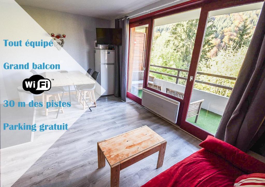 Фотография из галереи Le Relai S31 - Grand et lumineux studio avec coin montagne 4-6 pers, tout équipé, avec WIFI, à 30m des pistes avec un grand balcon, DRAPS NON COMPRIS в городе Сен-Жан-д'Ольп